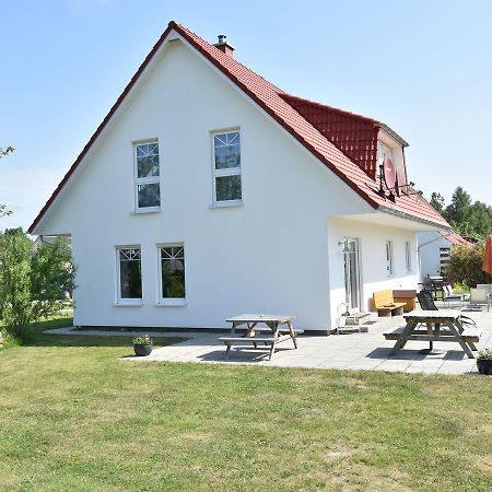 Spacious Holiday Home In Hornstorf With Trampoline ภายนอก รูปภาพ